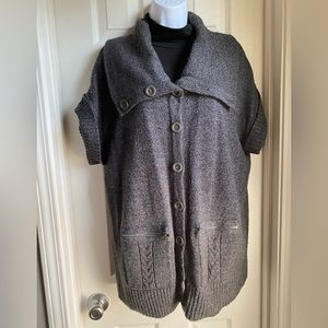 Dress Barn Ladies SZ 14/16 Short Sleeve Gray Sweater